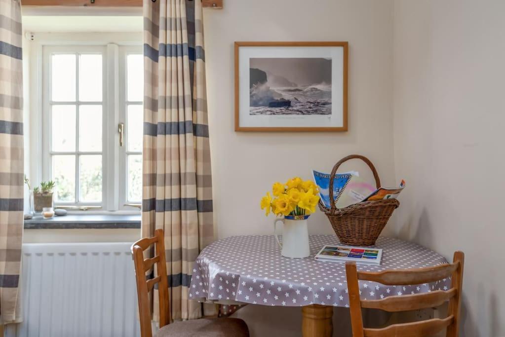 Coastal Cottage 'The Garden Cottage ' Хартленд Экстерьер фото