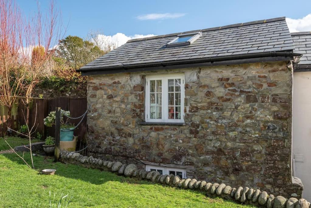 Coastal Cottage 'The Garden Cottage ' Хартленд Экстерьер фото
